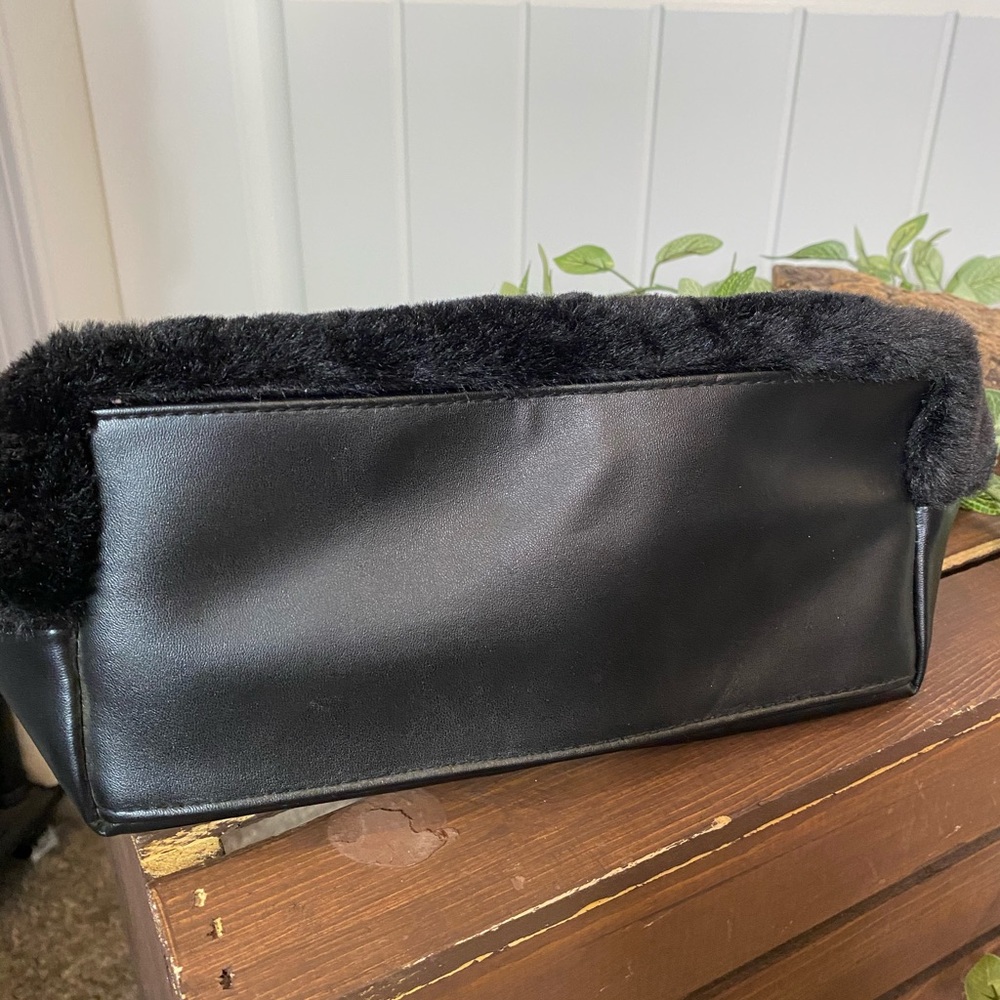 New!  Juicy Couture Black Faux Fur Cosmetic Bag - Picture 12 of 15
